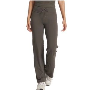 Vuori wide leg high rise legging color- oregano